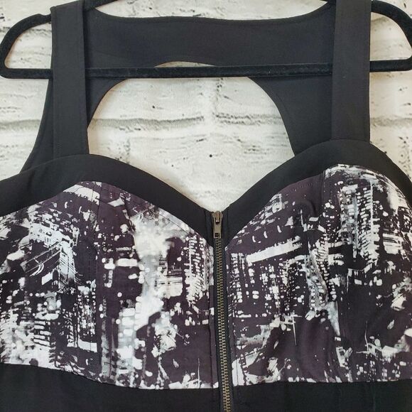 City Chic Black and white city lights zip up corset peplum size small = size 16 - Picture 2 of 10